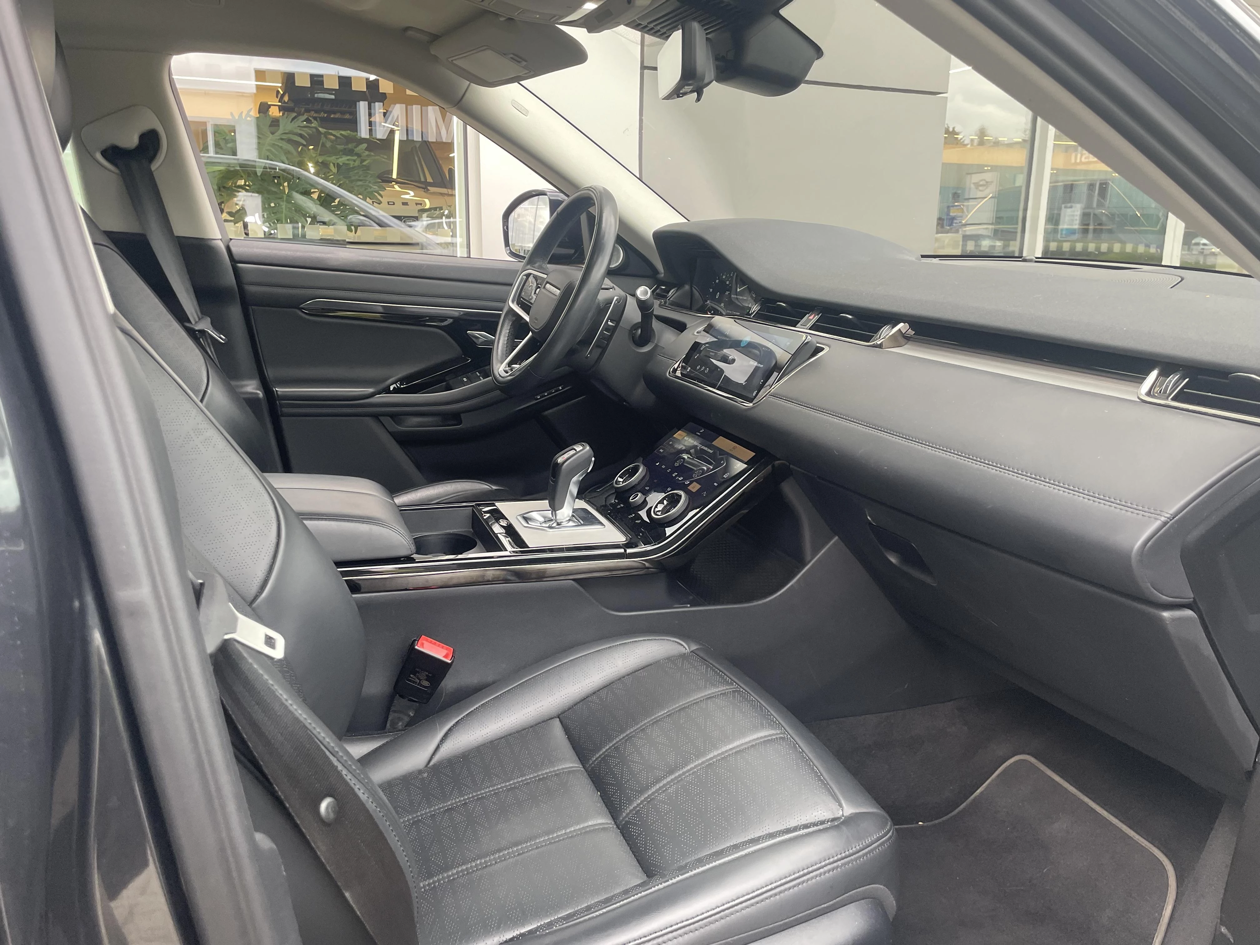 Land Rover Range Rover Evoque P300e R-Dynamic HSE