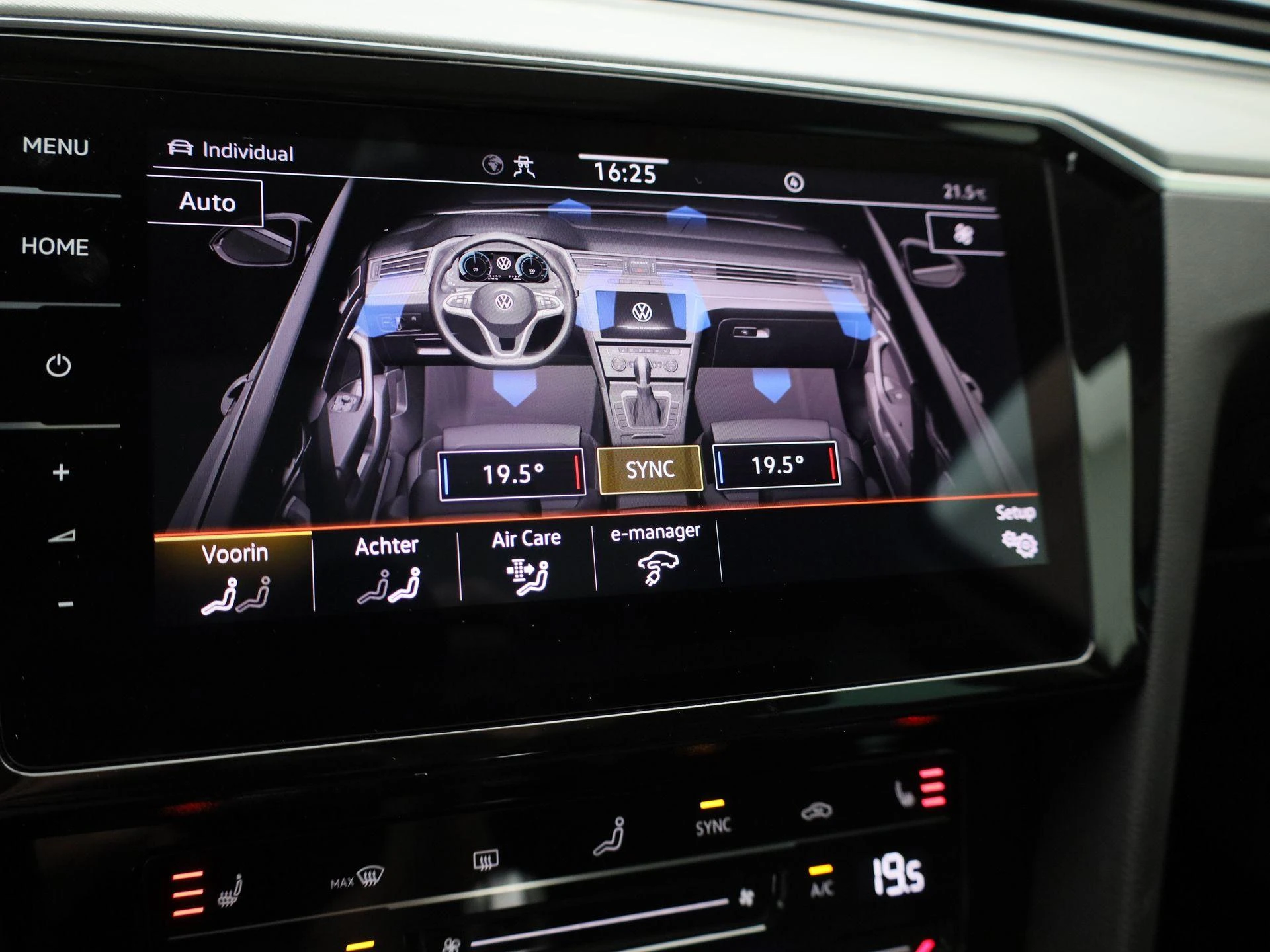 Volkswagen-Passat-image-27