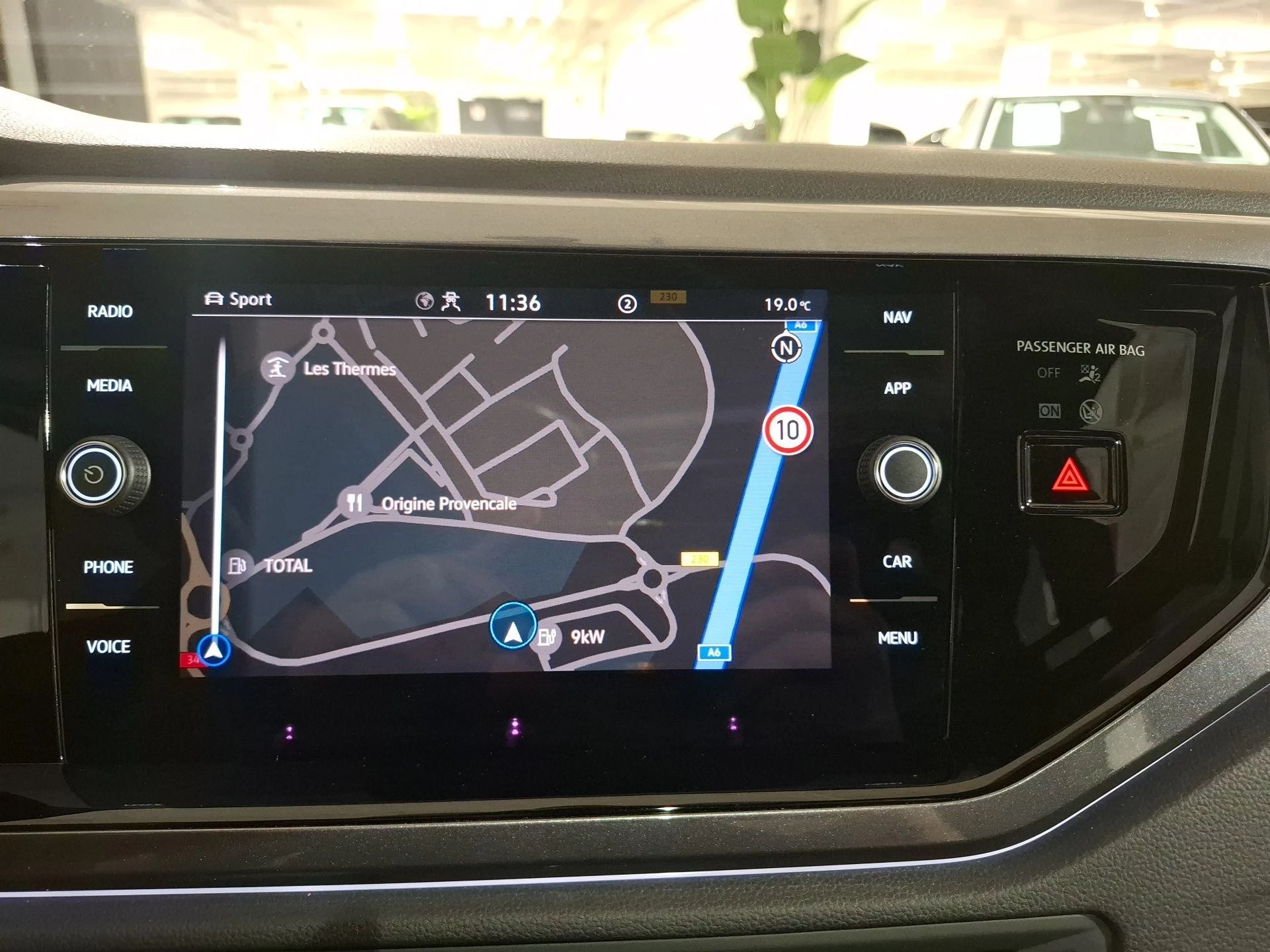 Volkswagen-Polo-image-2