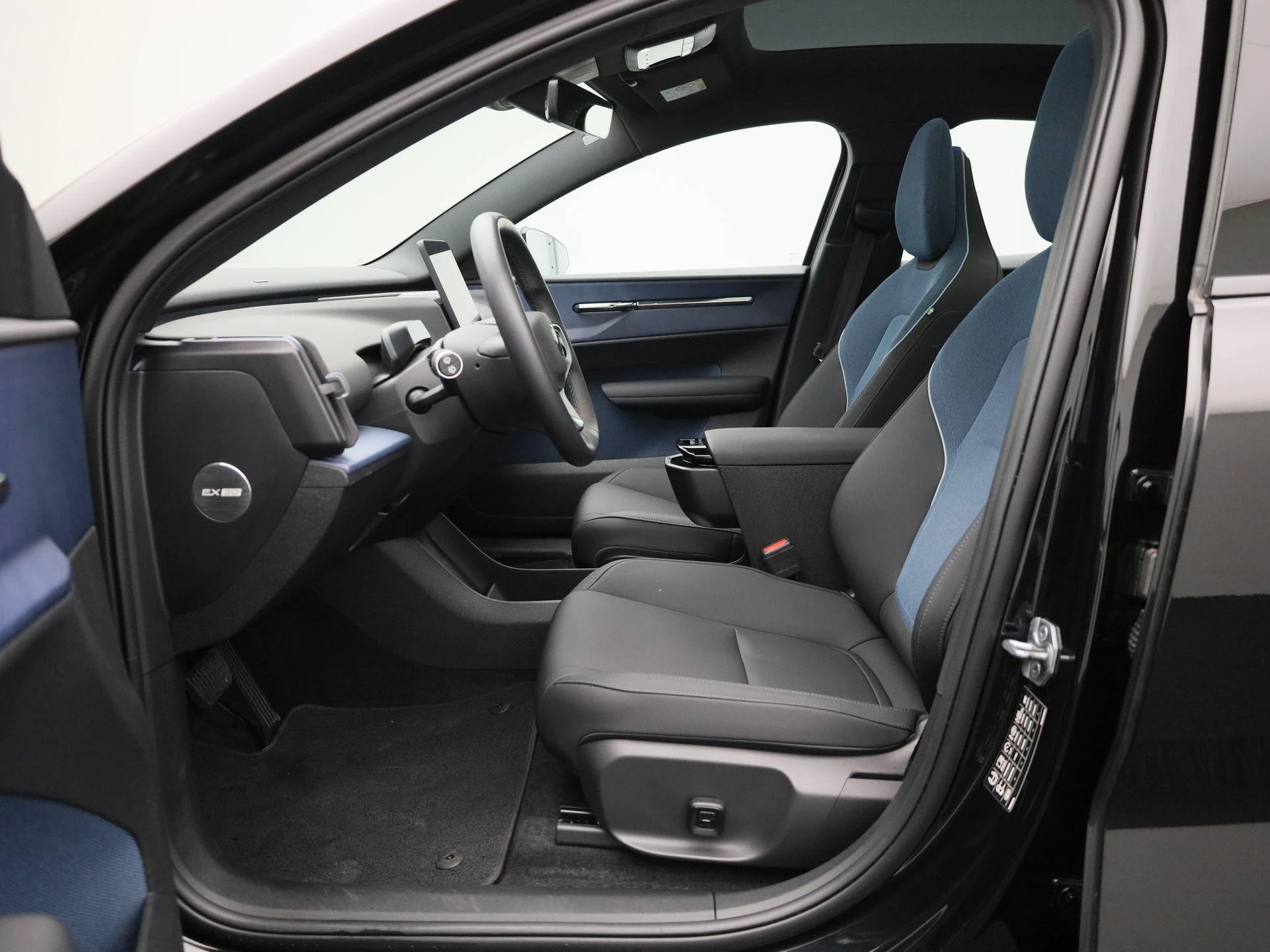 Volvo-EX30-image-9