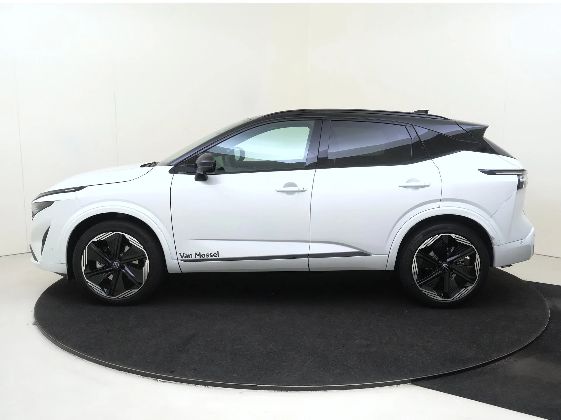 Nissan-QASHQAI-image-7