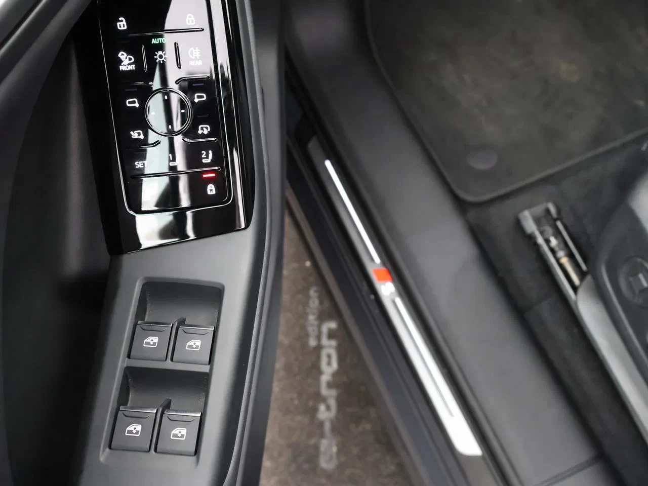 Audi-SQ6 e-tron-image-18