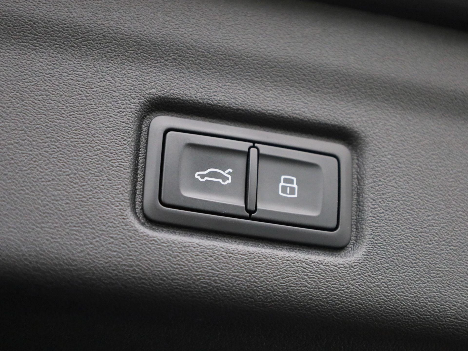 Audi-Q6 e-tron-image-14