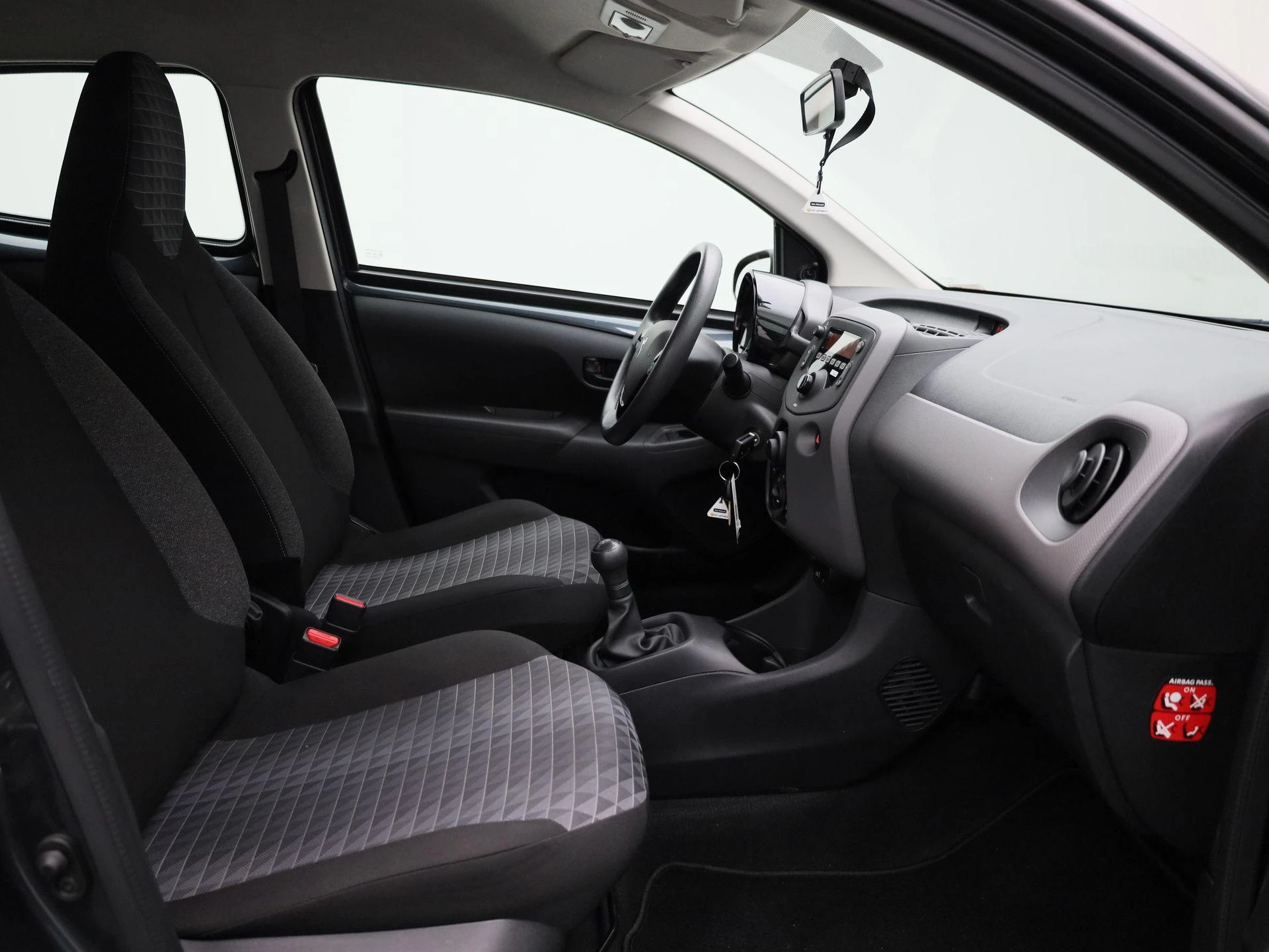 Peugeot-108-image-27