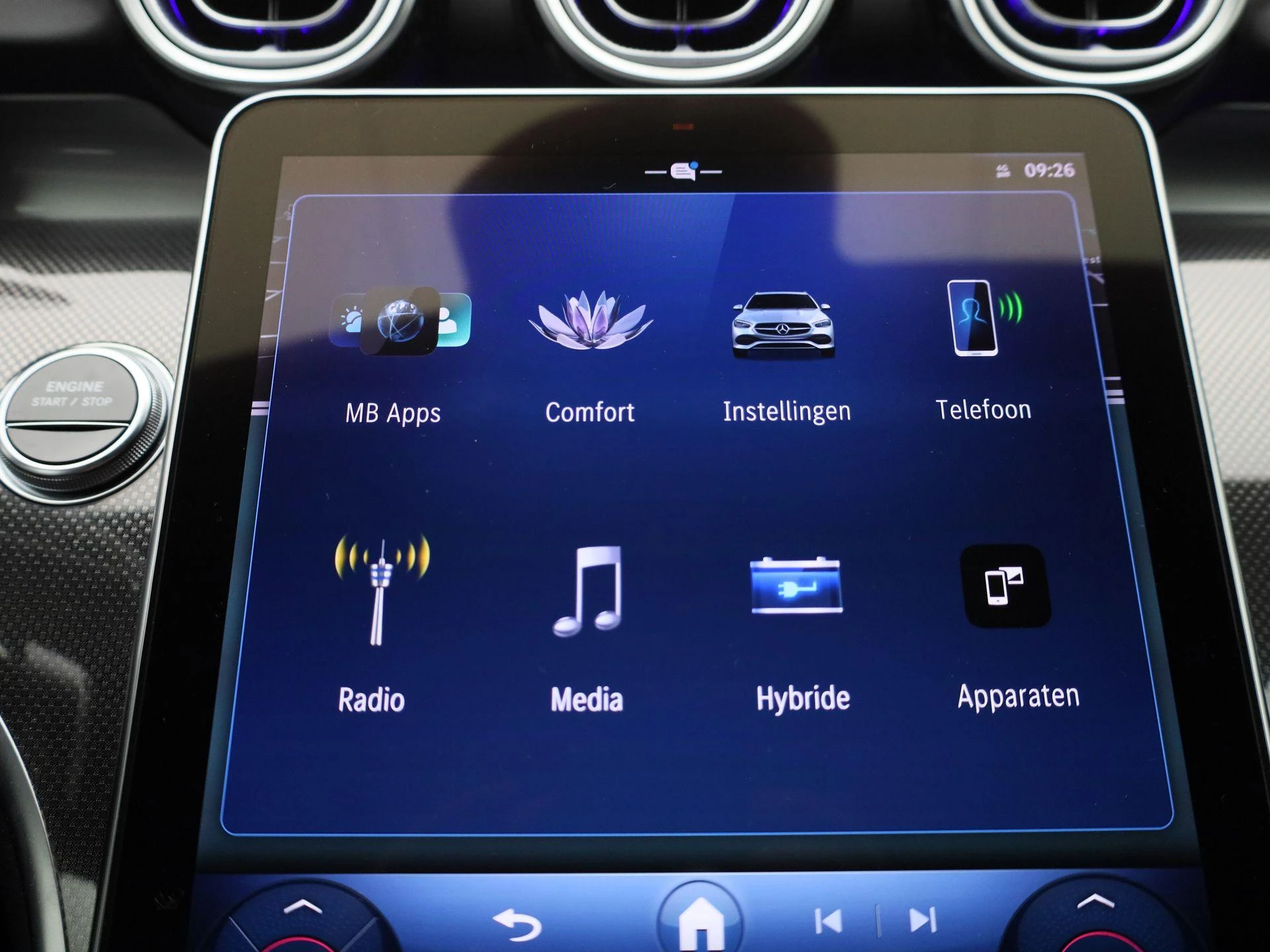 Mercedes-Benz-C-Klasse-image-21