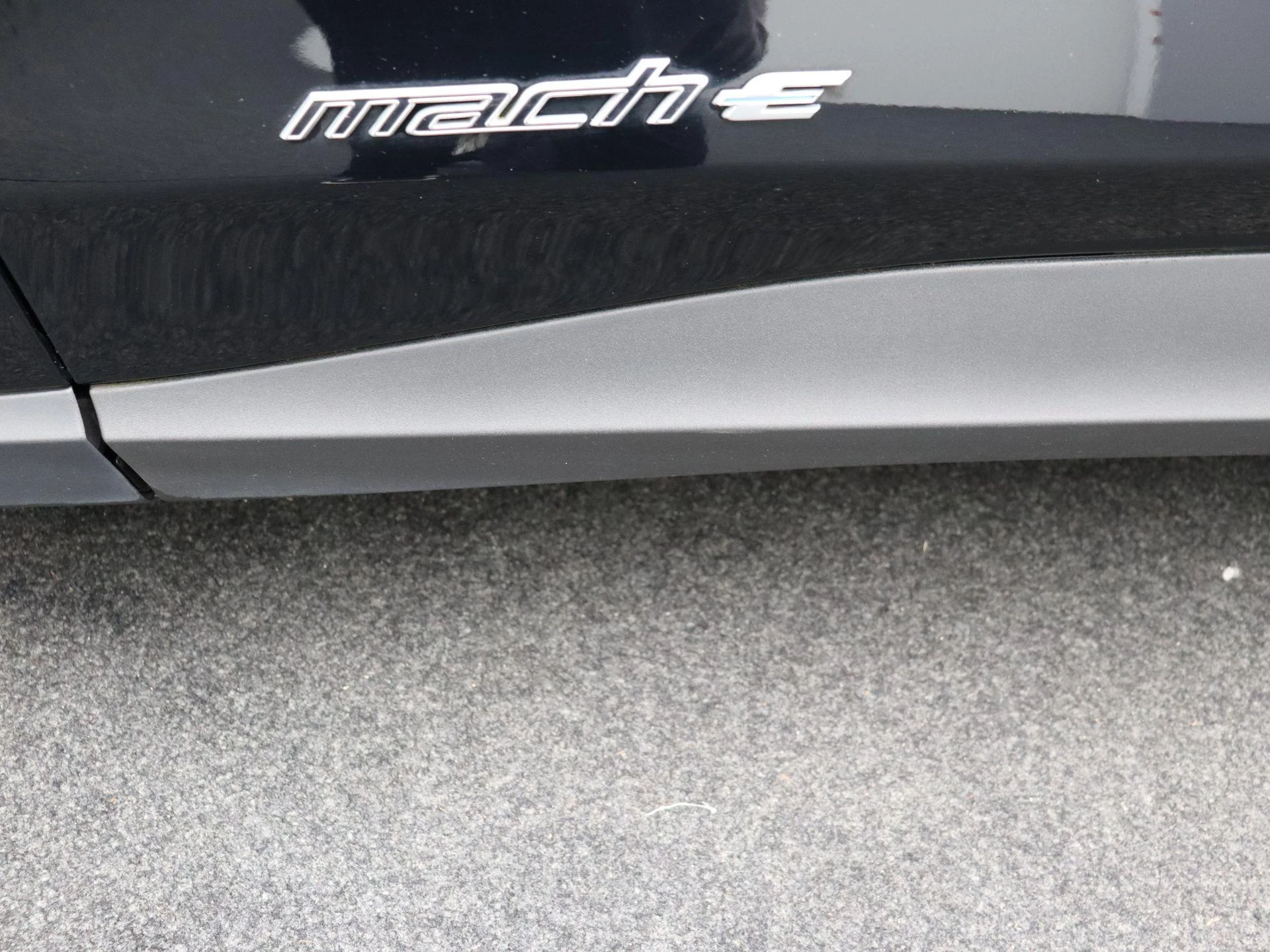Ford Mustang Mach-E 76kWh RWD