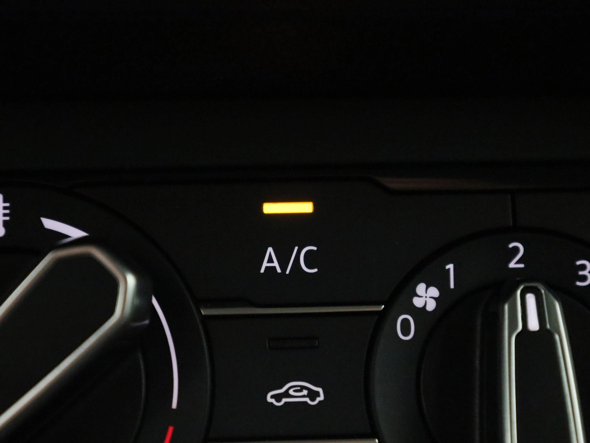 Volkswagen-Polo-image-20