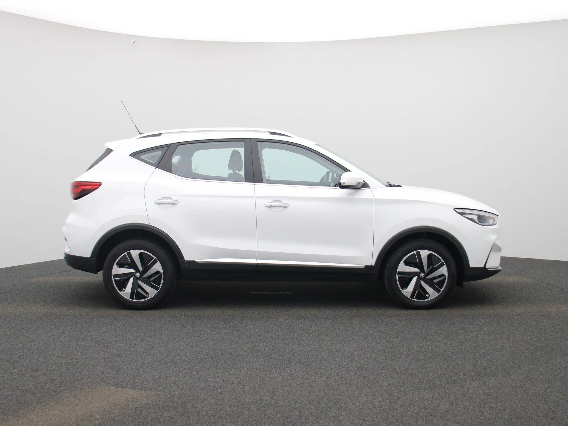 MG-ZS EV-image-5