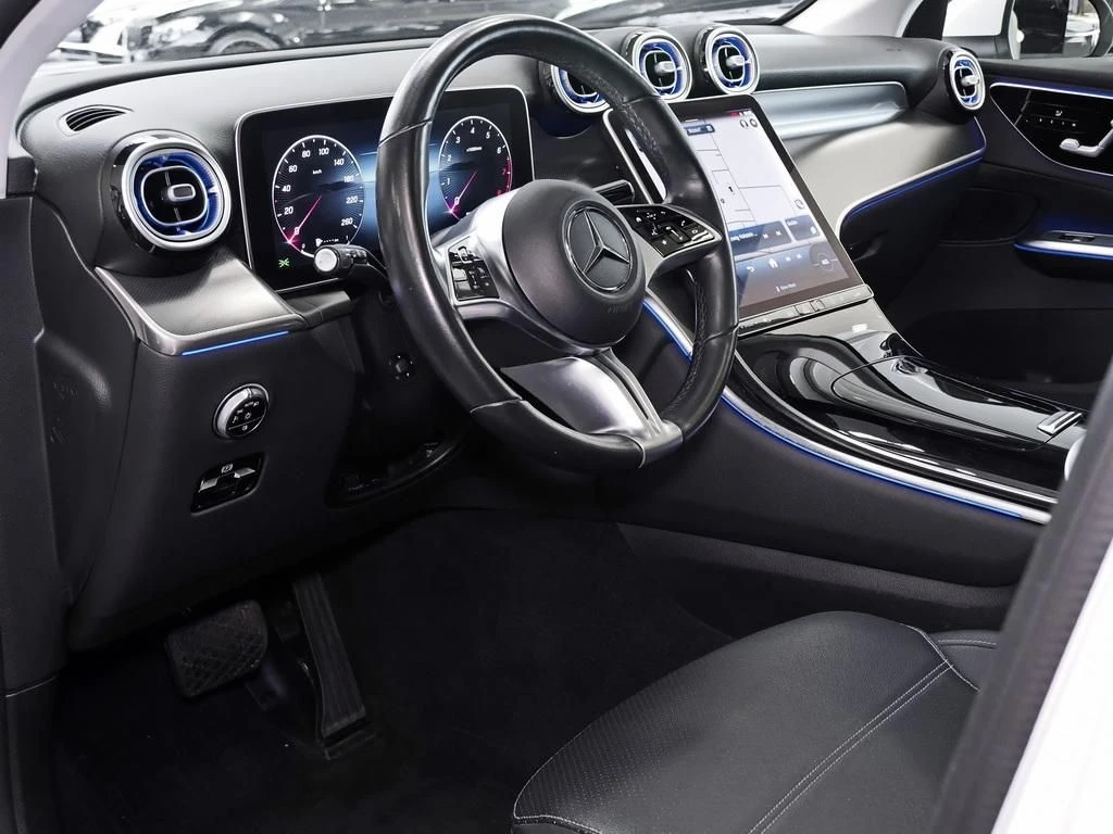 Mercedes-Benz-GLC 200-image-8