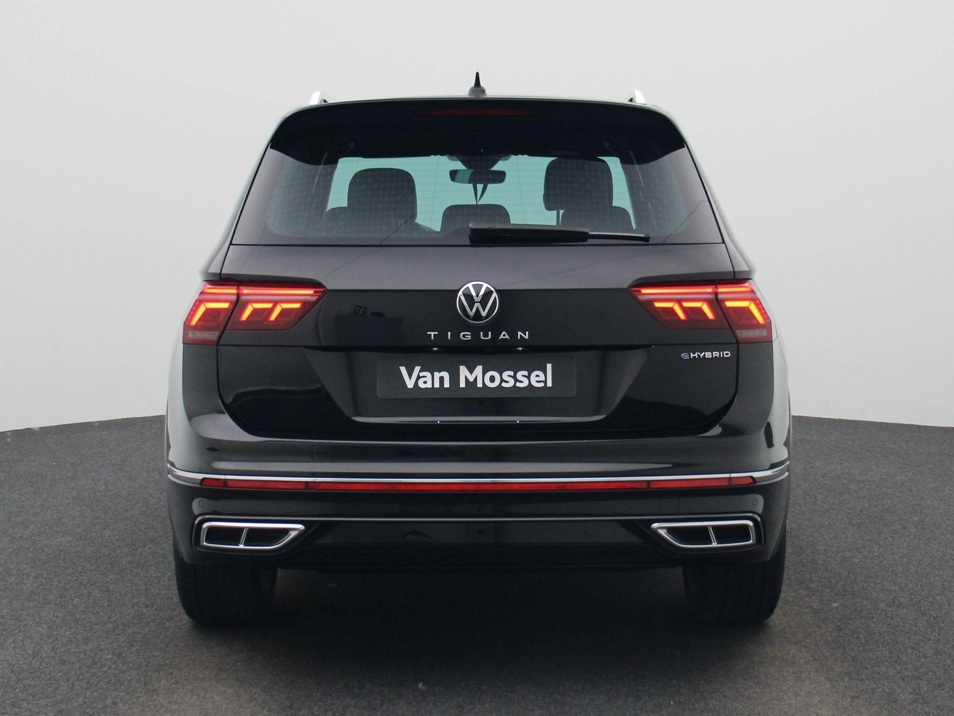 Volkswagen-Tiguan-image-4