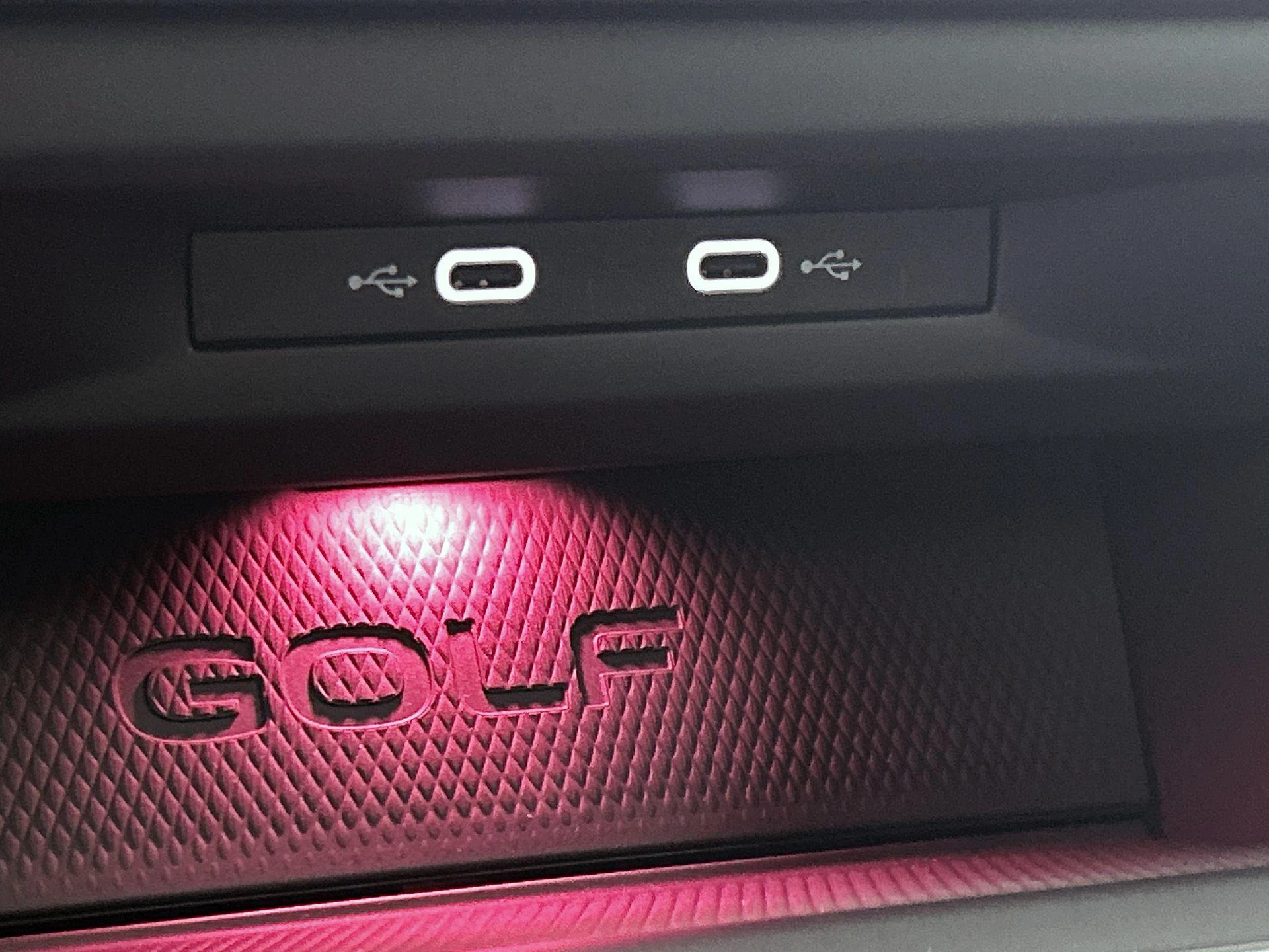 Volkswagen-Golf-image-34