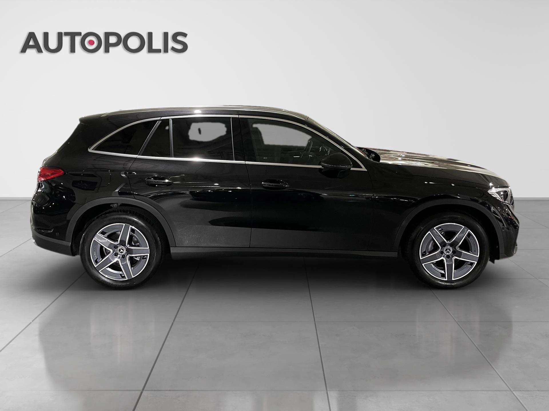 Mercedes-Benz-GLC-image-15