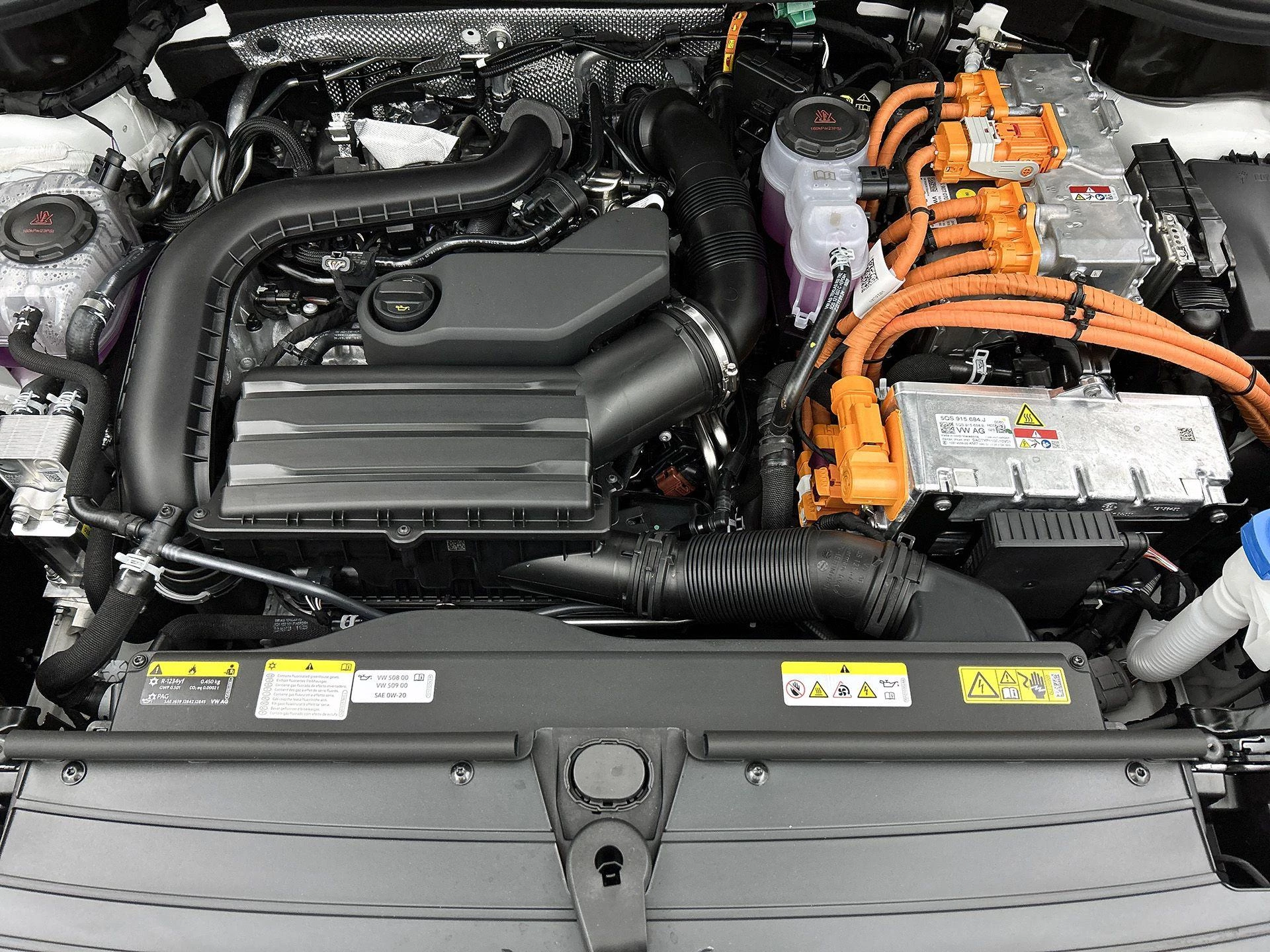 Volkswagen-Tiguan-image-25