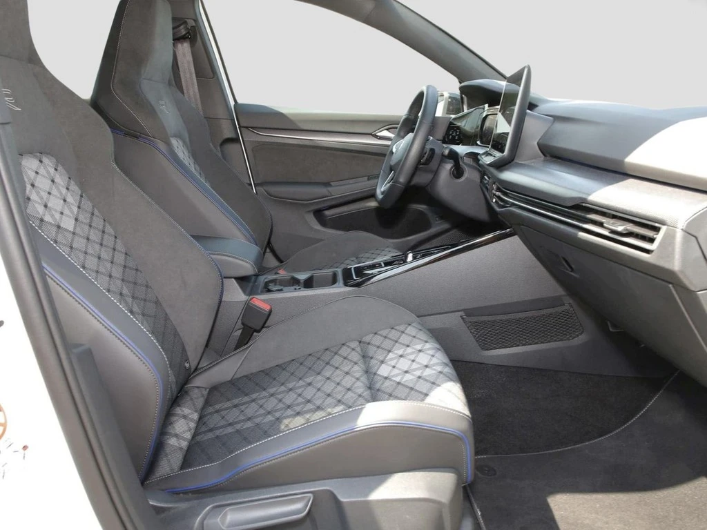 Volkswagen-Golf-image-7