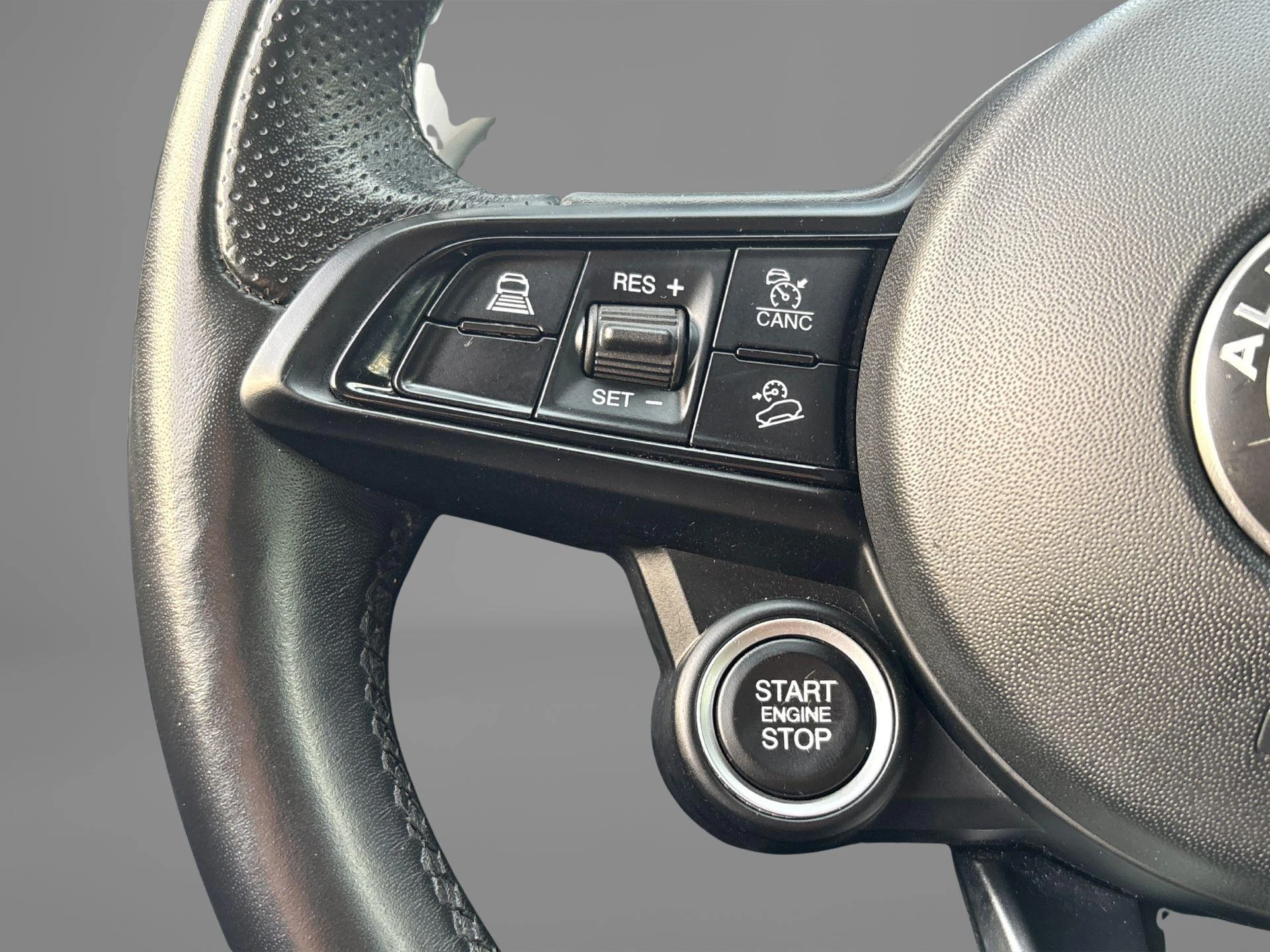 Alfa Romeo-Stelvio-image-10