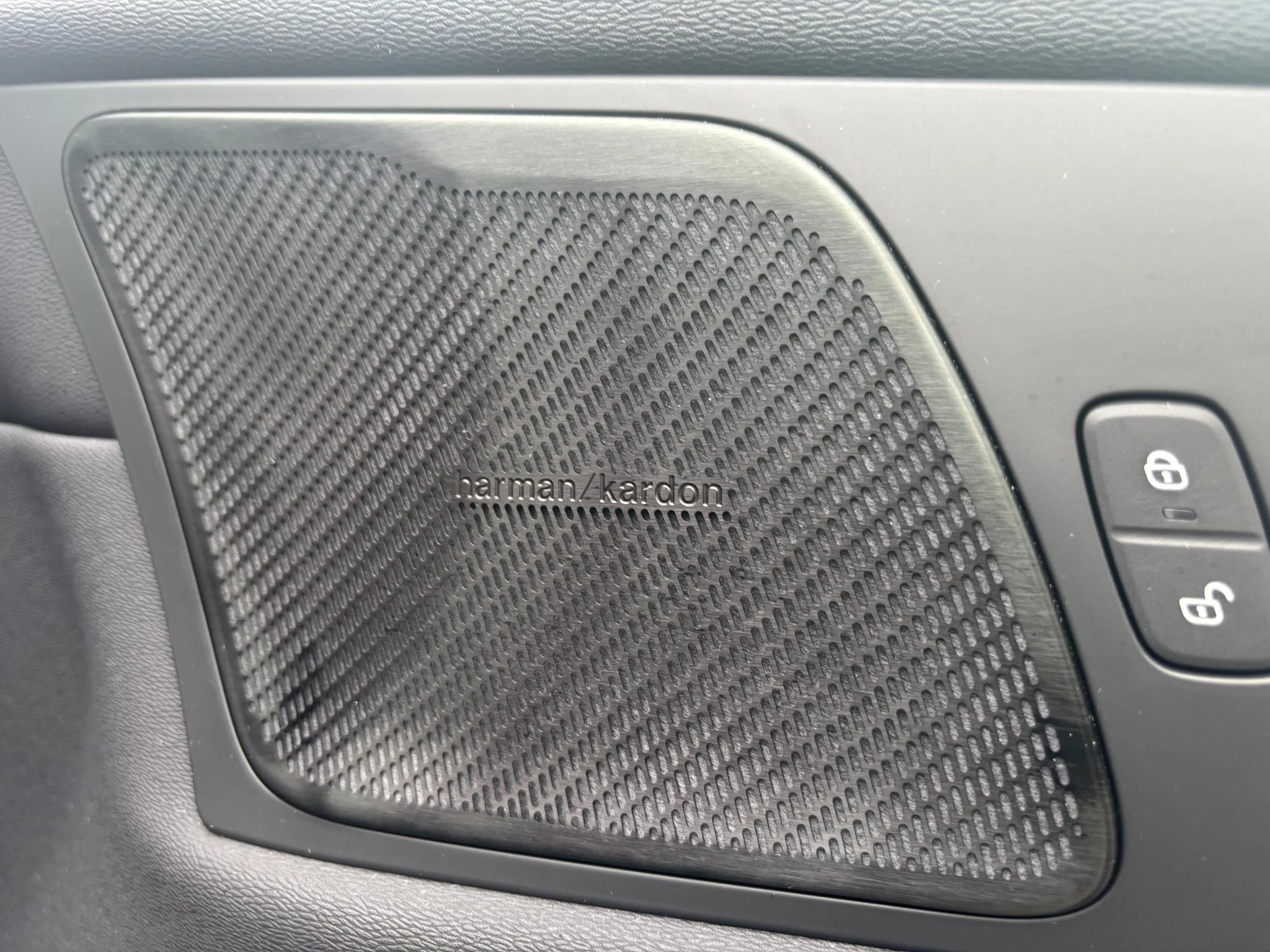 Volvo-XC60-image-20