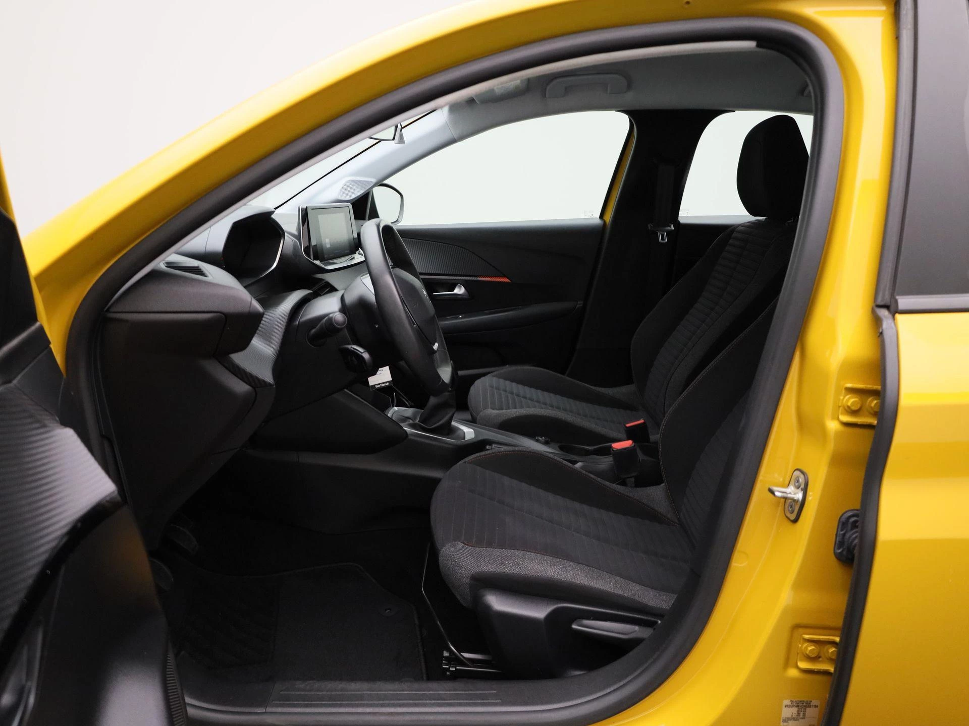 Peugeot-208-image-8