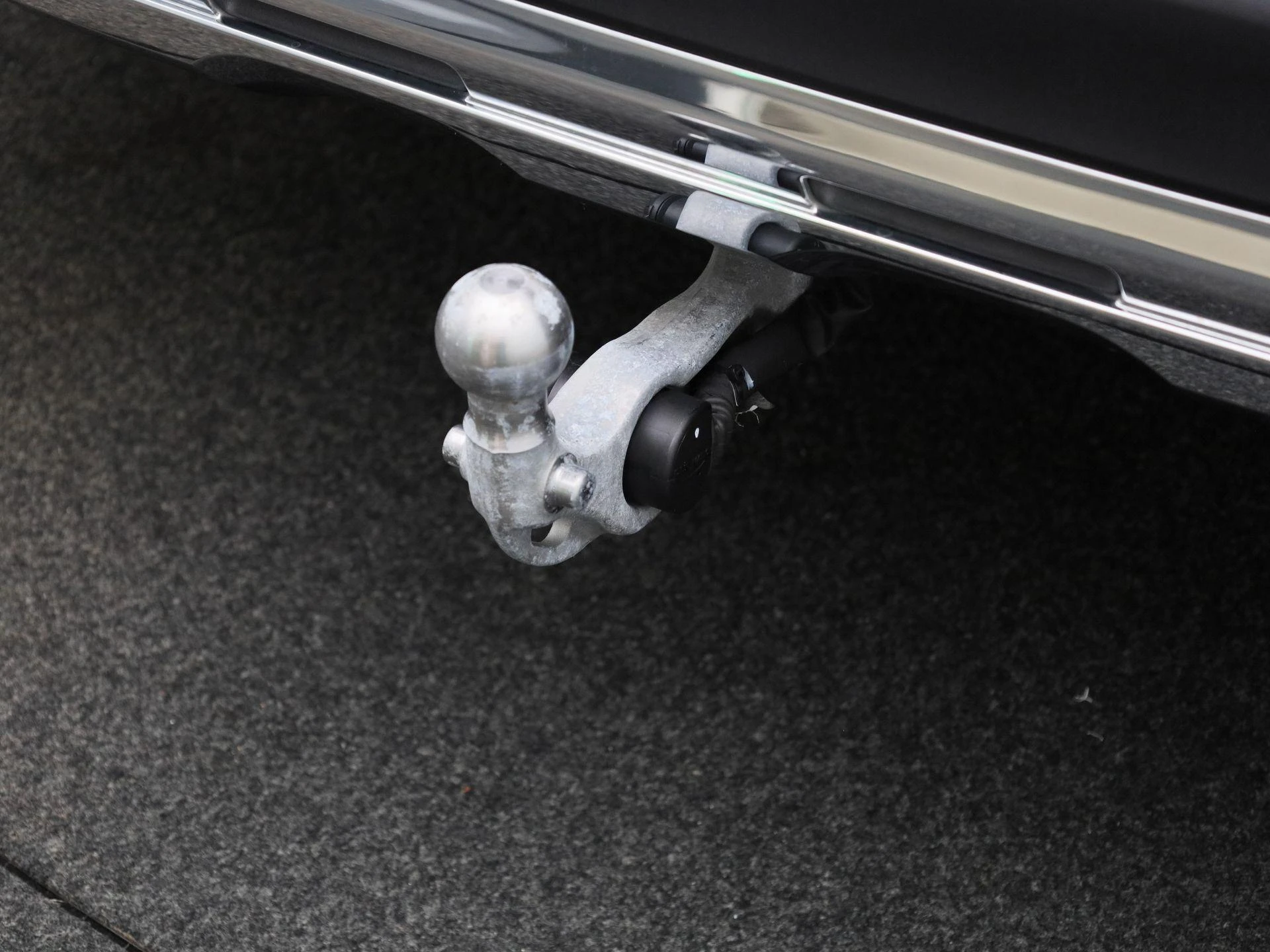 Mercedes-Benz-GLC-image-44