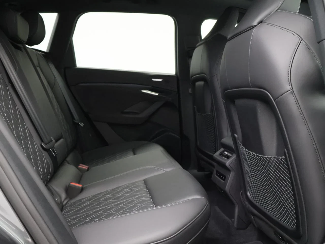 Audi SQ6 e-tron SQ6 e-Tron QUATTRO 100kWh 489PK *AUTOMAAT*SPORTZETELS*LEDER*360° CAMERA*PDC*CRUISE*NAVI*APP-CONNECT*...*