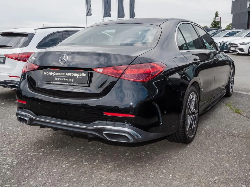 Mercedes-Benz-C-Klasse 300-image-5