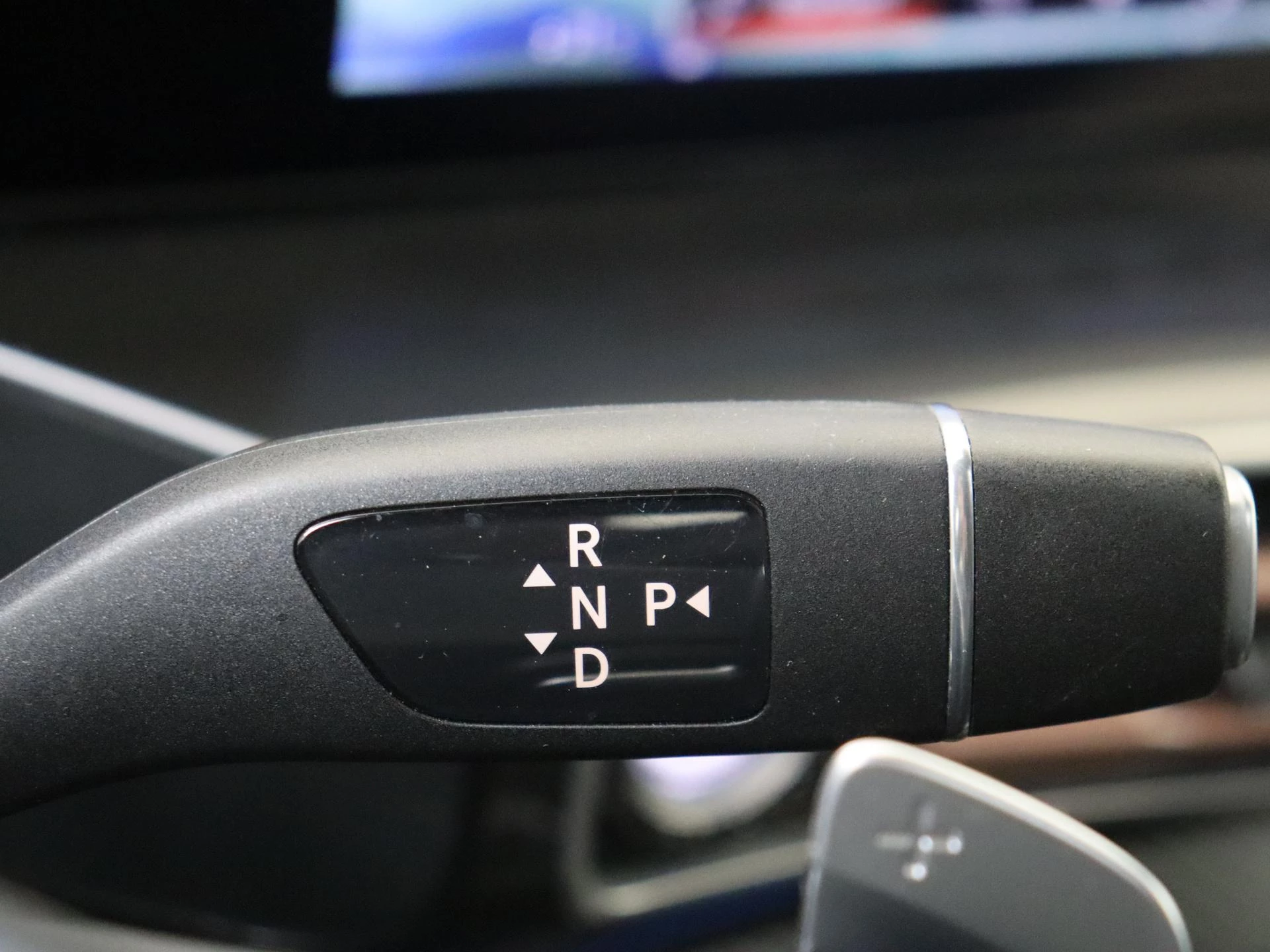 Mercedes-Benz-EQC-image-14