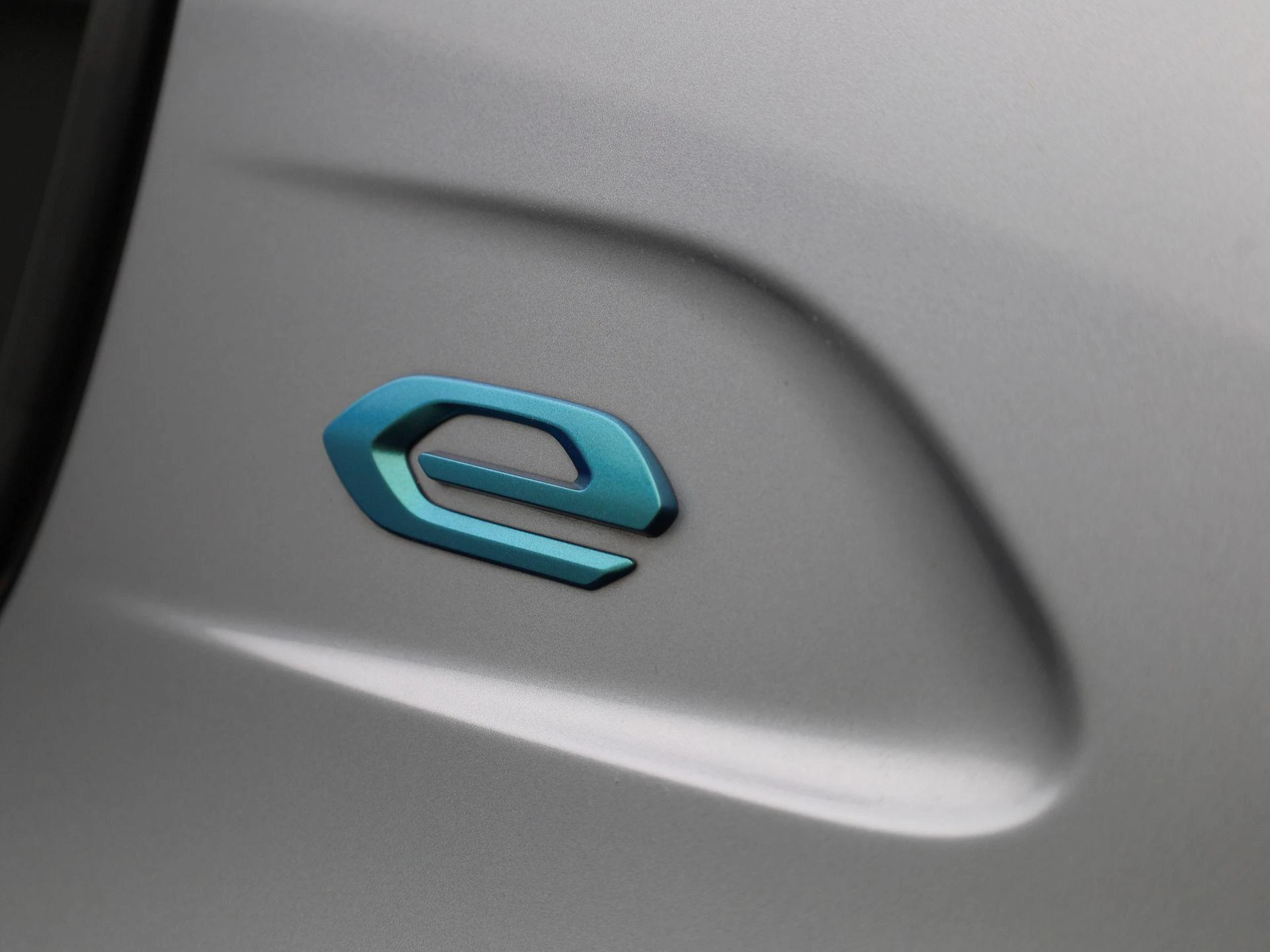 Peugeot-e-208-image-14