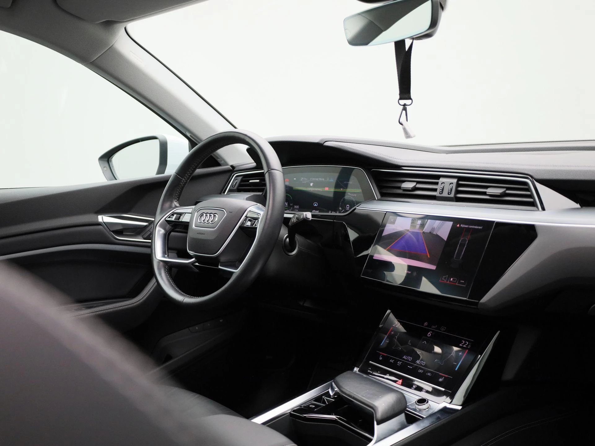 Audi-e-tron-image-37