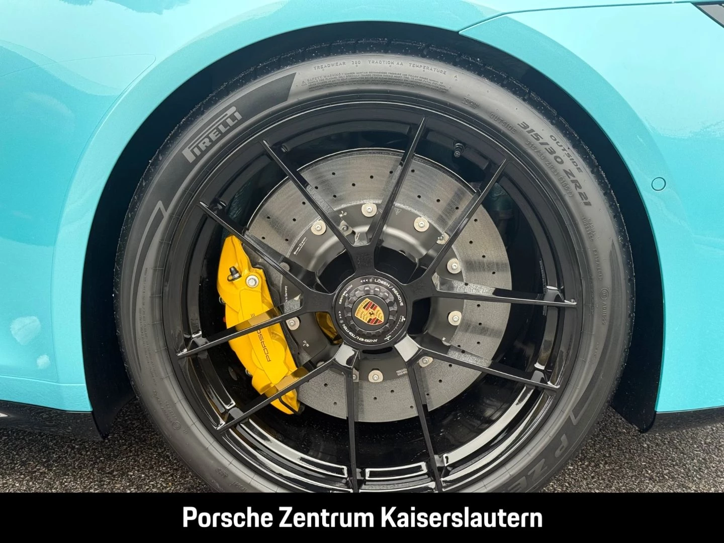 Porsche 911 992 Carrera 4 GTS Cabriolet Liftsystem-VA carrera