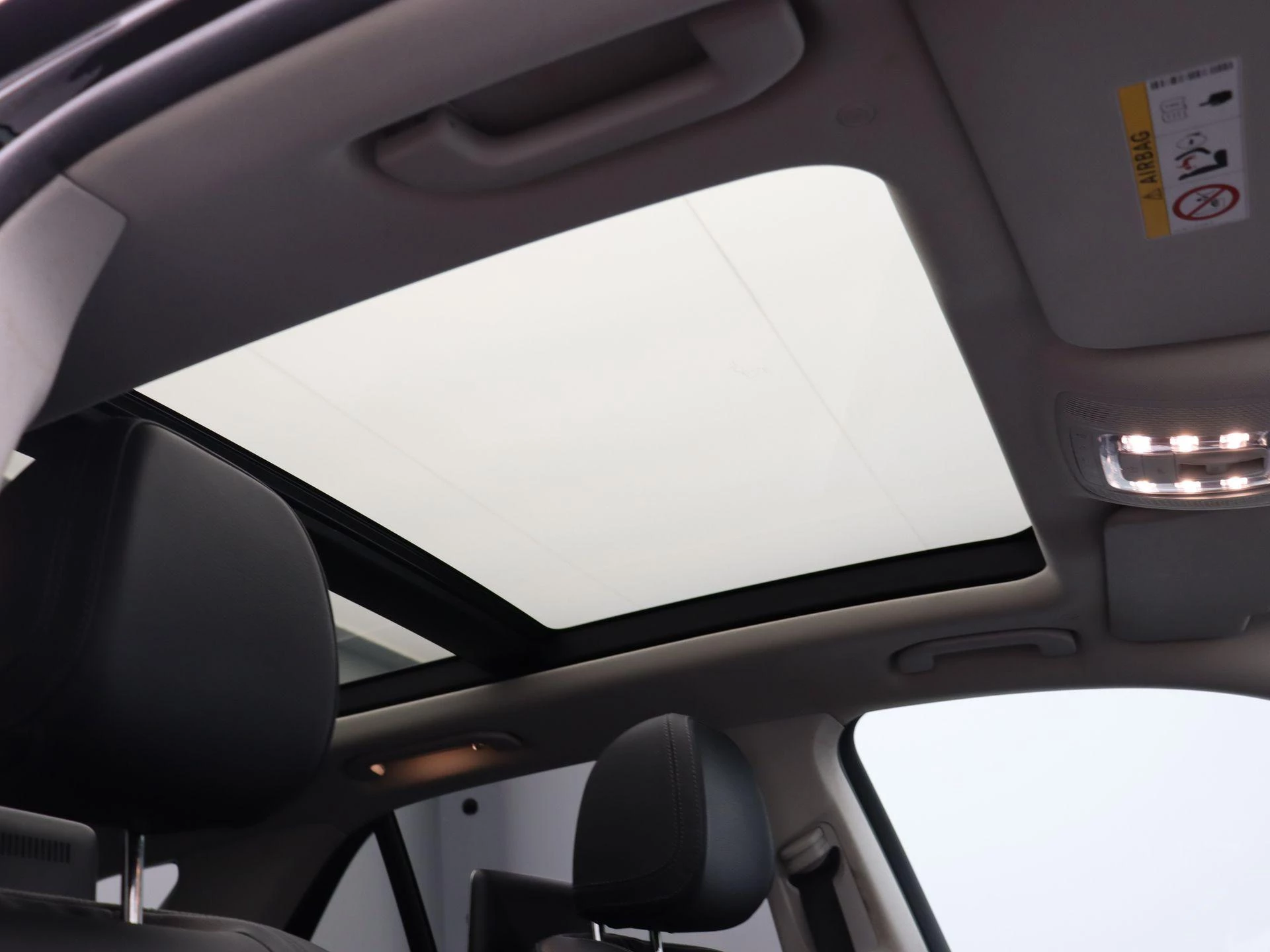 Mercedes-Benz GLE 350 de 4MATIC AMG LINE + LEDER + PANO DAK + BURMESTER + AIRMATIC + TREKH