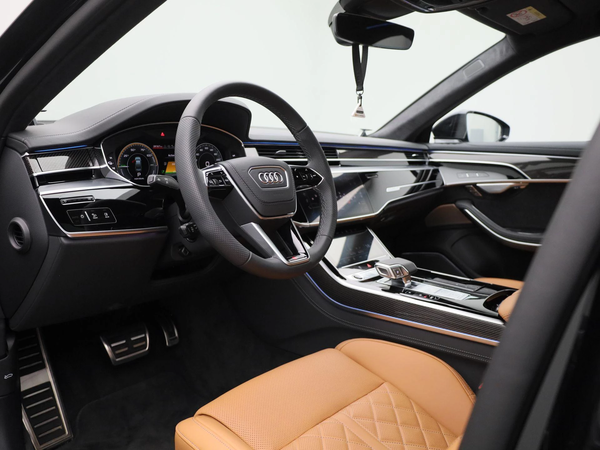 Audi A8 60 TFSI e quattro Lang 340 PK