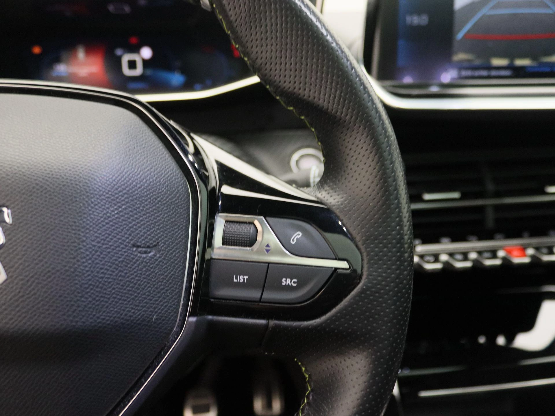 Peugeot-208-image-18