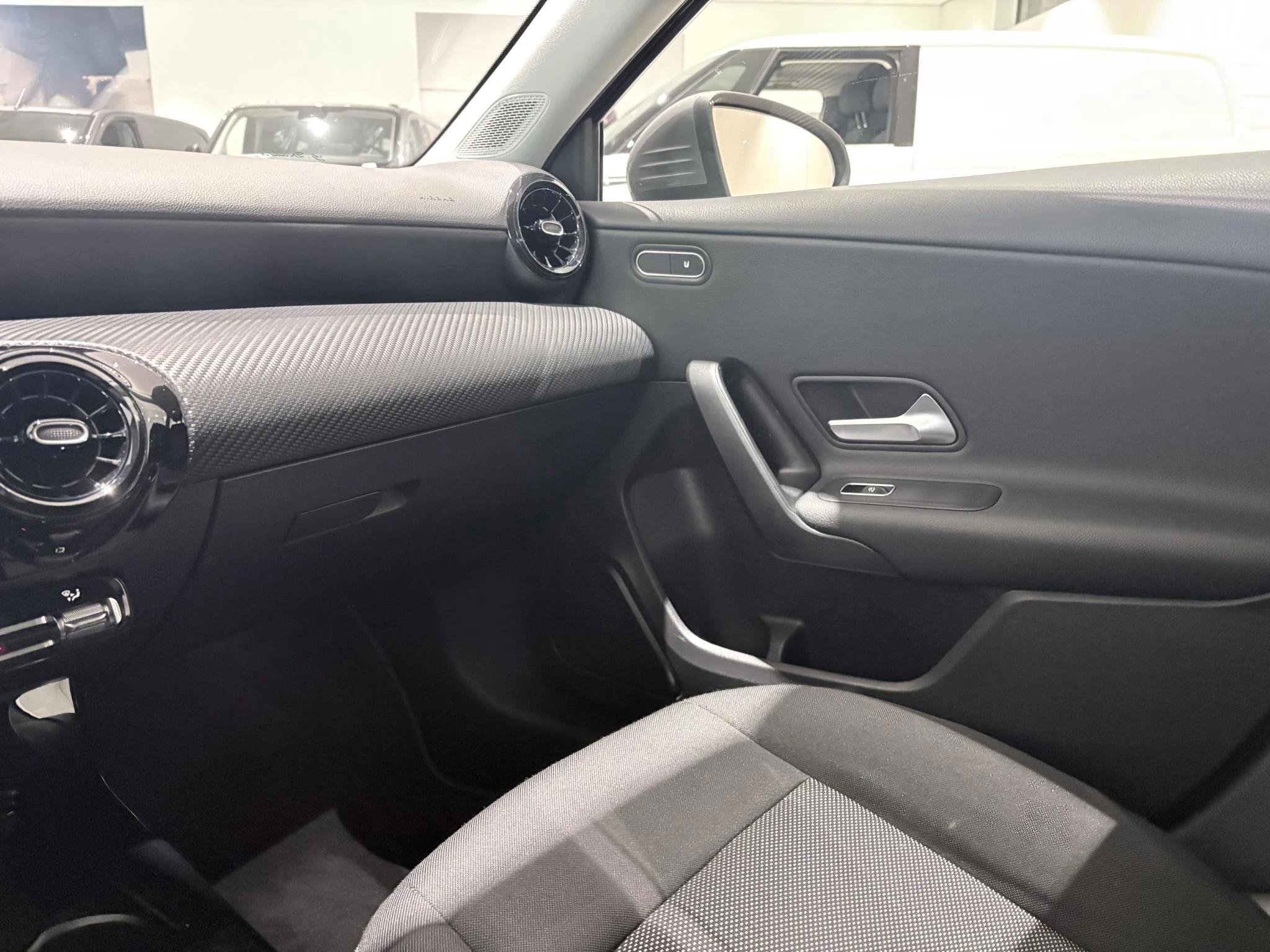 Mercedes-Benz-A-Klasse-image-25