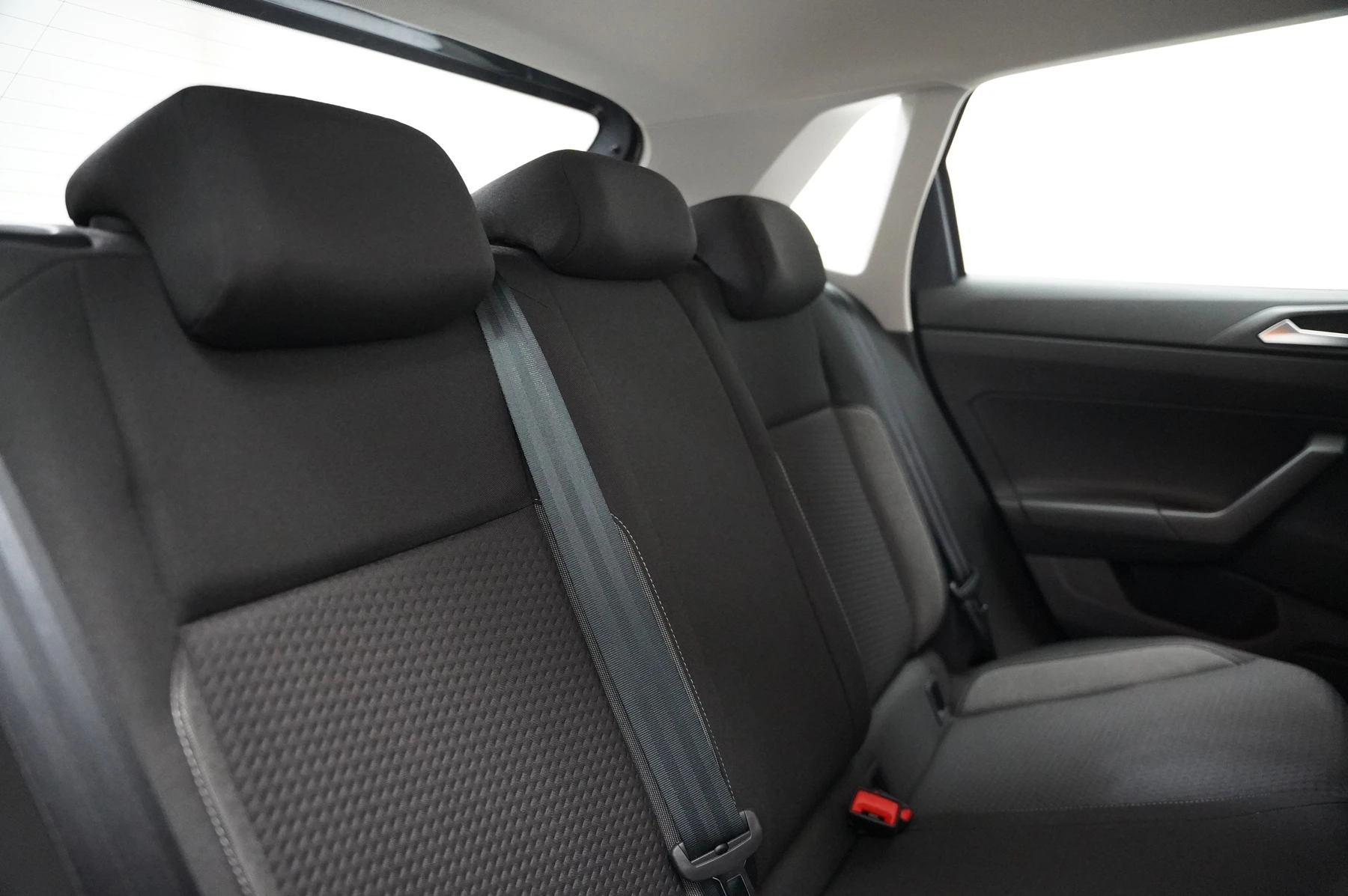 Volkswagen-Polo-image-27