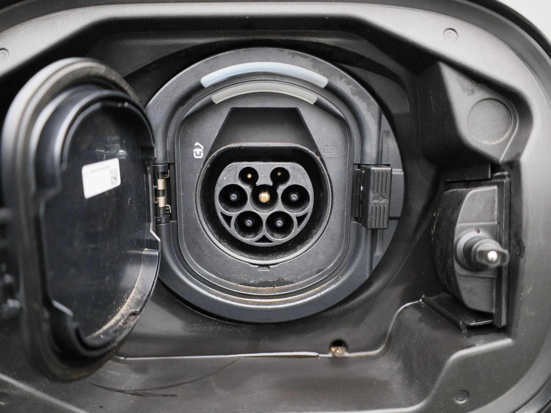 Mercedes-Benz-C-Klasse-image-50