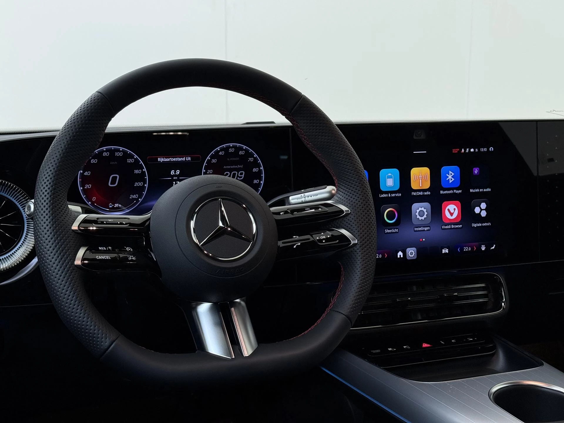 Mercedes-Benz-CLA-image-9