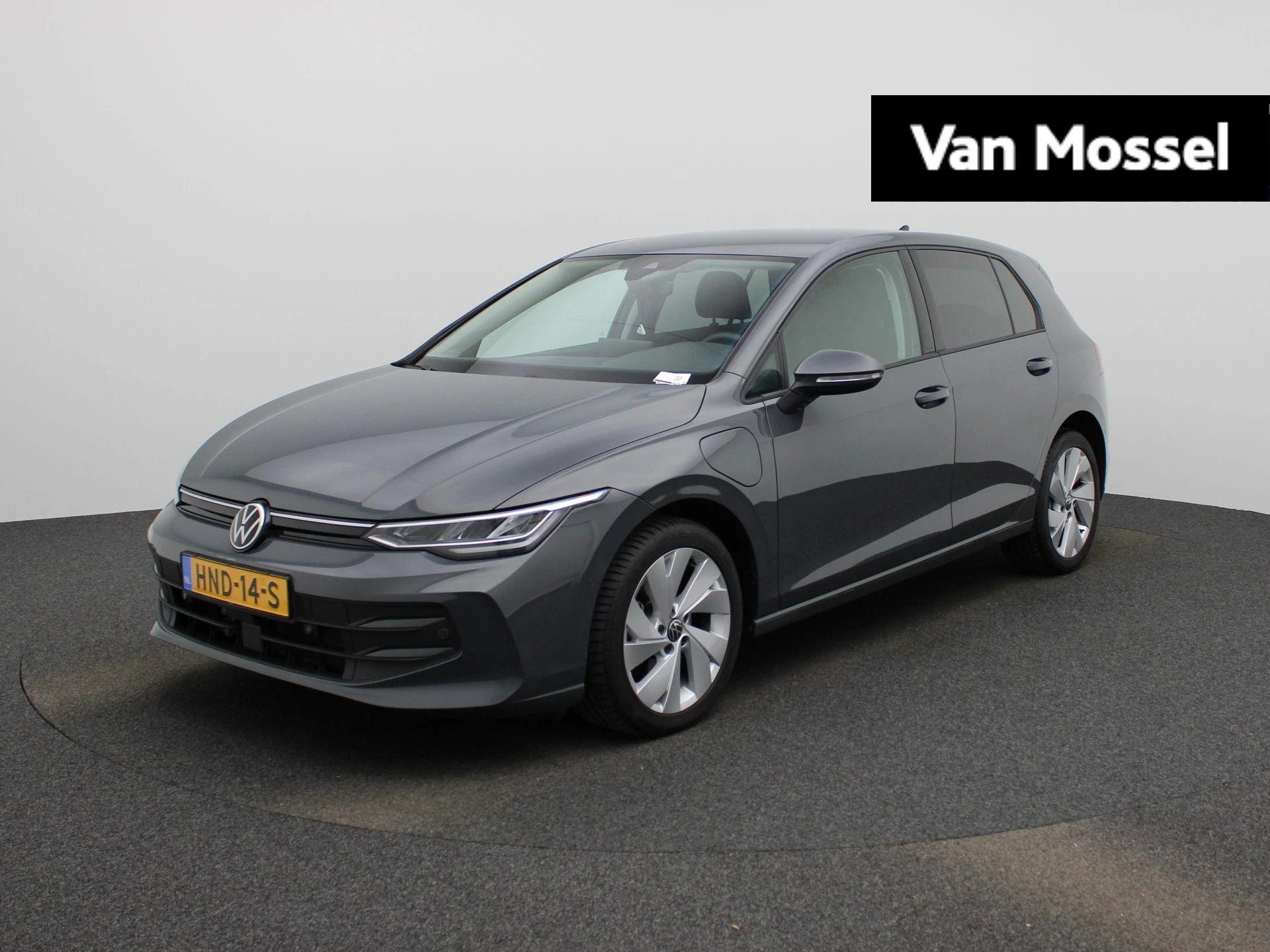 Volkswagen-Golf-image-0