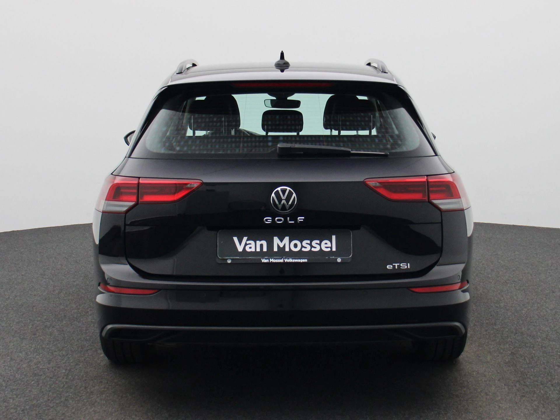 Volkswagen-Golf-image-6