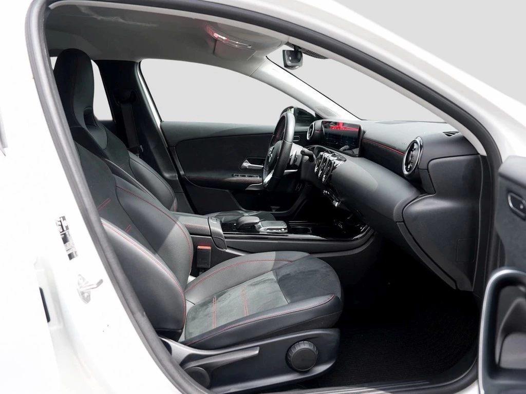 Mercedes-Benz A-Klasse 250 e AMG Line /Navi/RFK/GRA/LED
