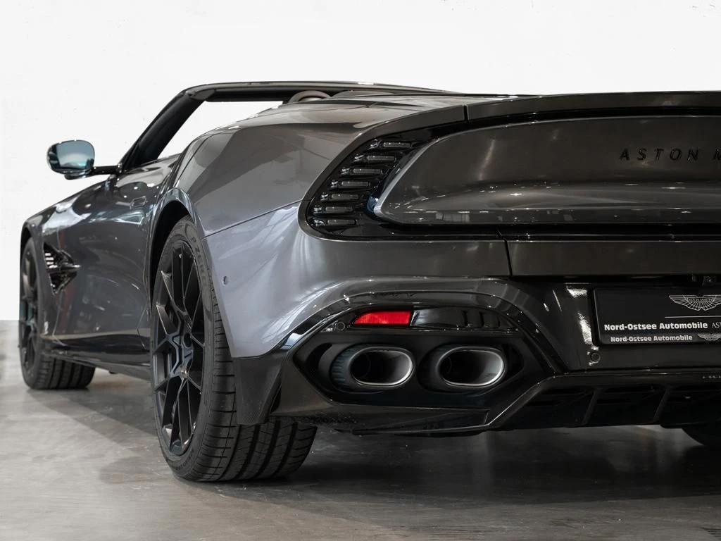 Aston Martin-Vanquish-image-21
