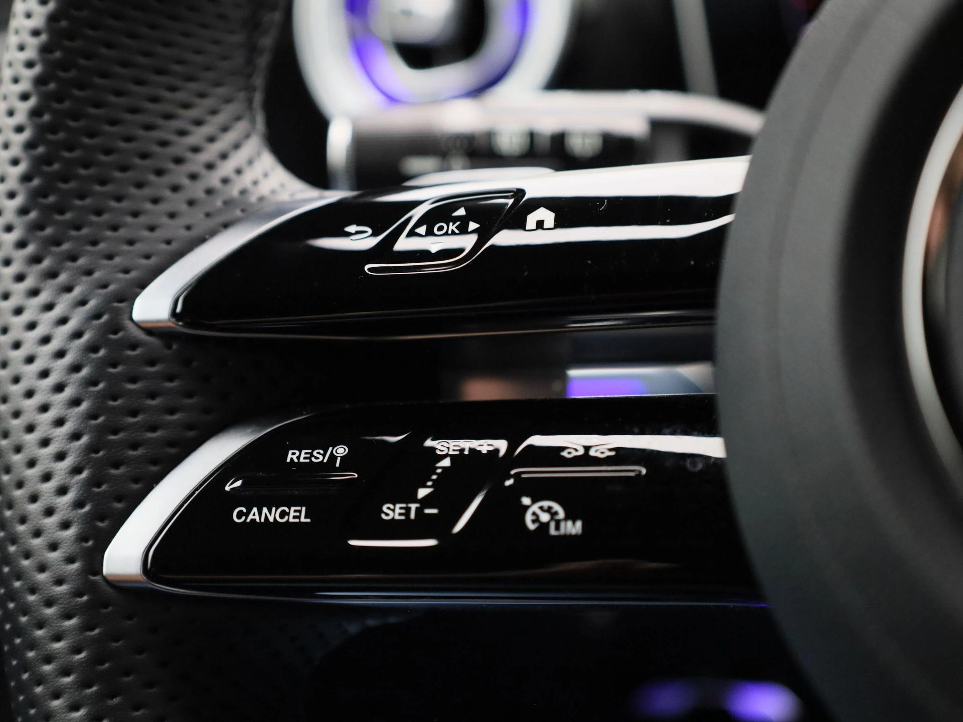 Mercedes-Benz-GLC-image-18