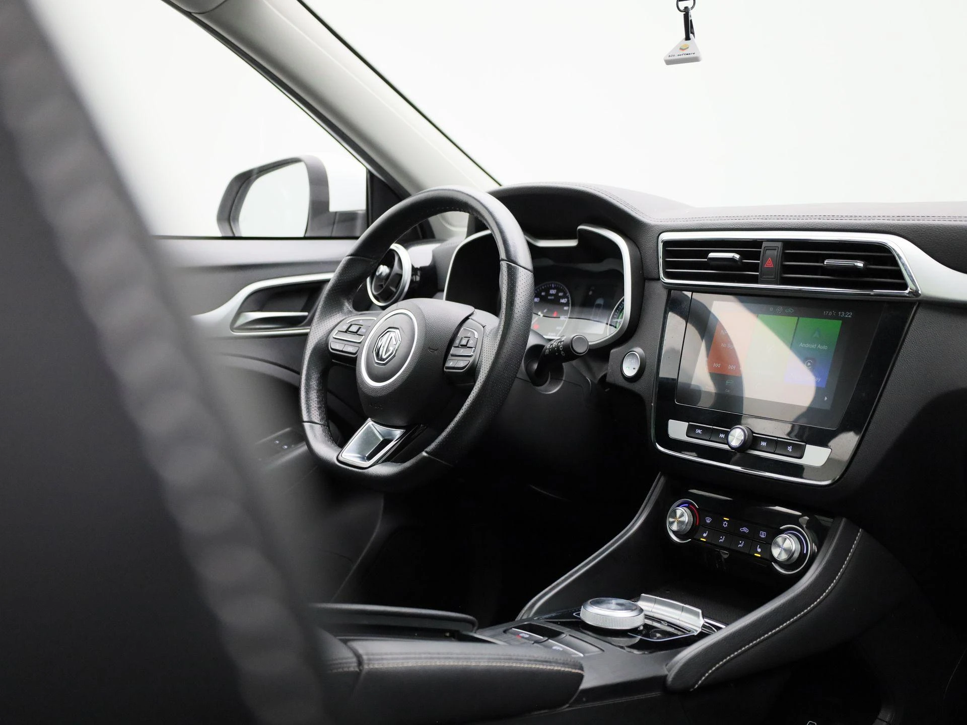 MG-ZS EV-image-34