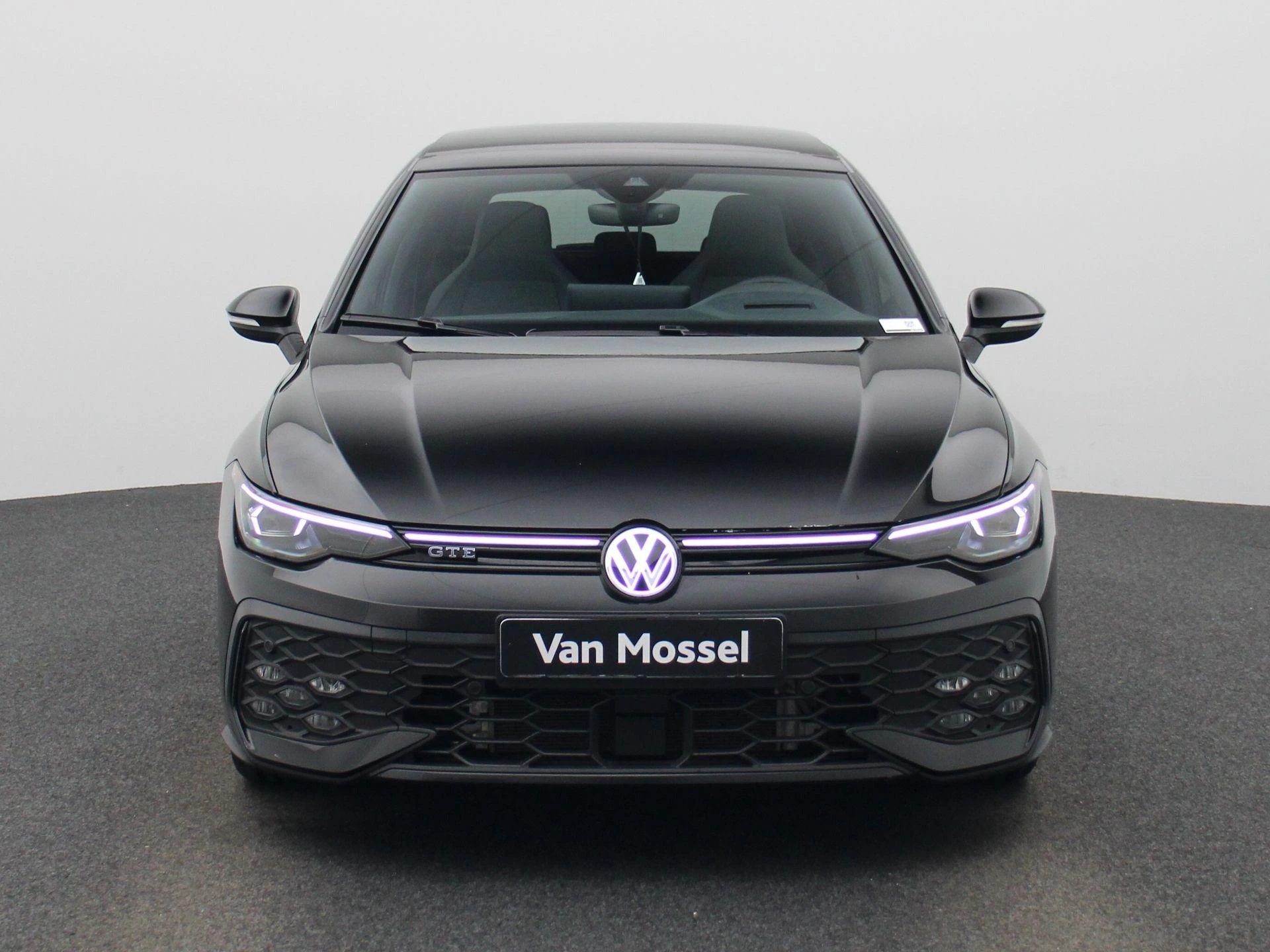 Volkswagen-Golf-image-2