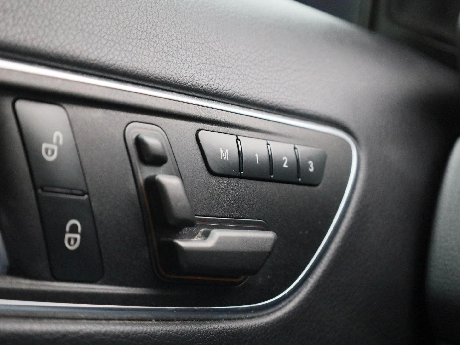 Mercedes-Benz-GLA-image-31
