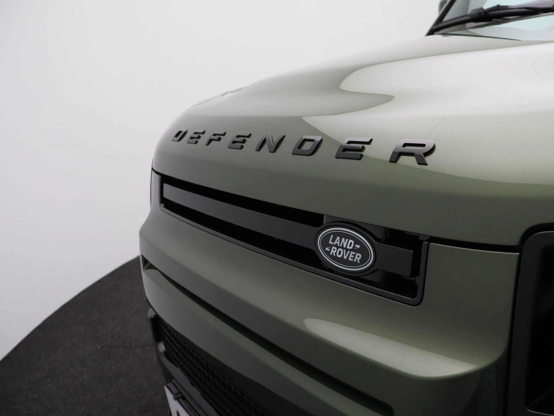 Land Rover-Defender-image-36