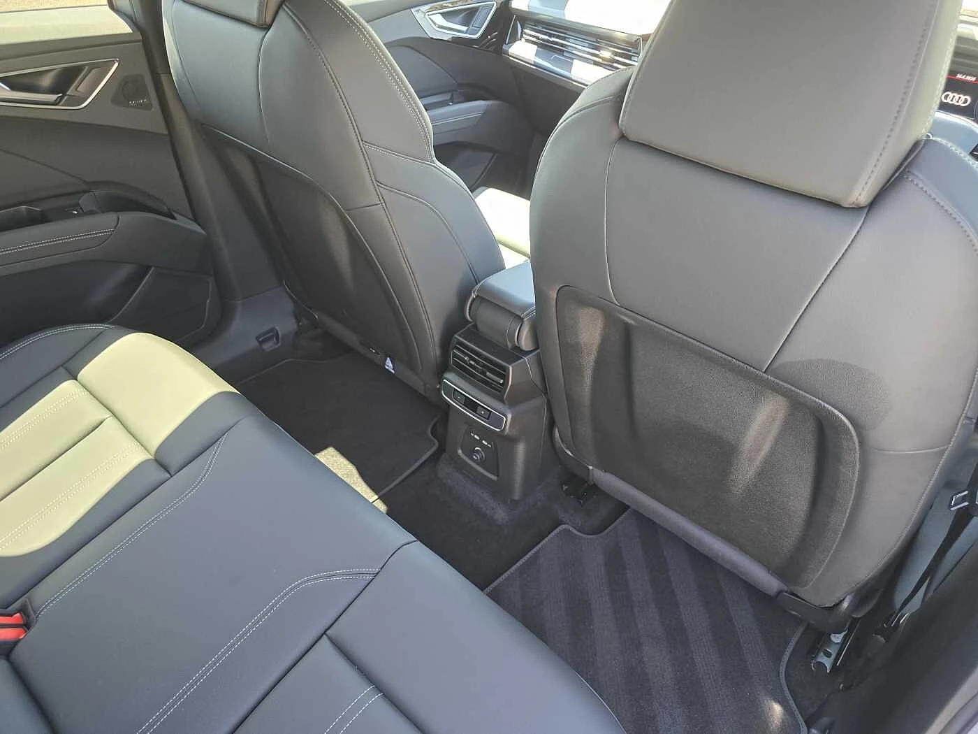 Audi-Q4 e-tron-image-39