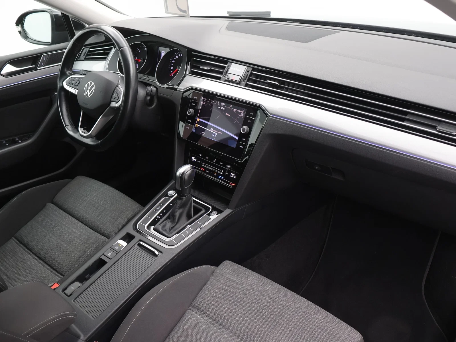 Volkswagen Passat Variant Passat Variant Style 'Business' 2.0 TDI 122PK *AUTOMAAT*NAVI*TREKHAAK*CAMERA*PDC*KEYLESS*CRUISE*...*