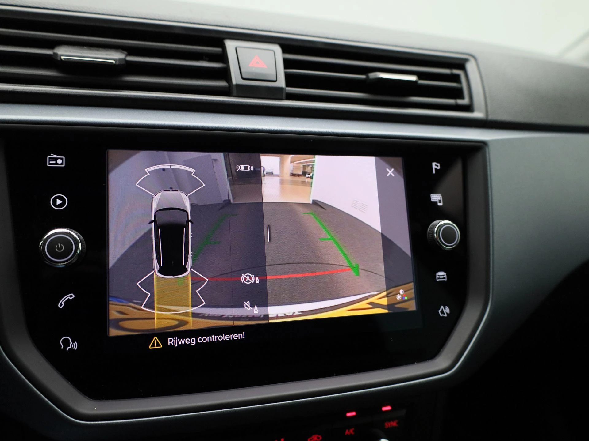 SEAT-Arona-image-27
