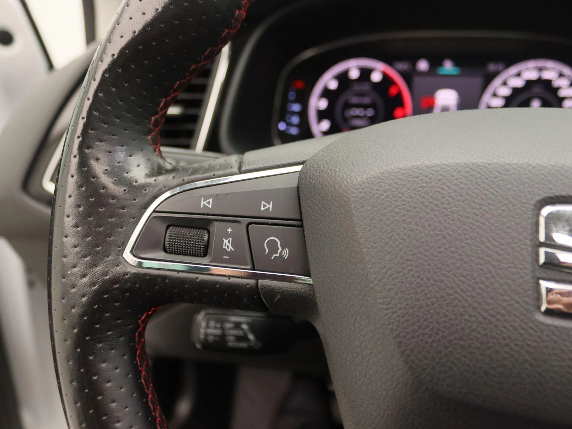 SEAT Leon 1.5 TSI FR Business Intense