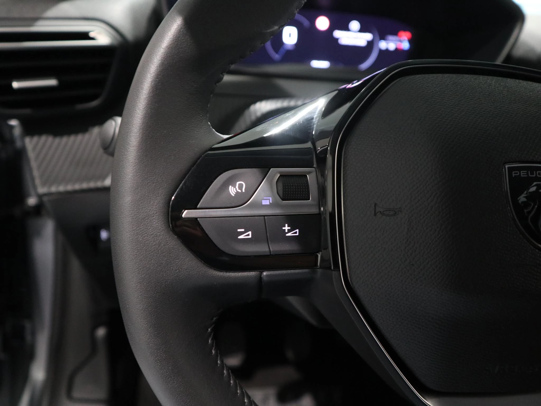Peugeot-208-image-12
