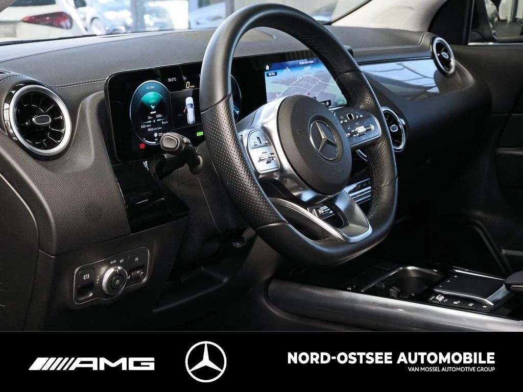 Mercedes-Benz GLA 250 e AMG SHZ MBUX TEMPOMAT AMG Line